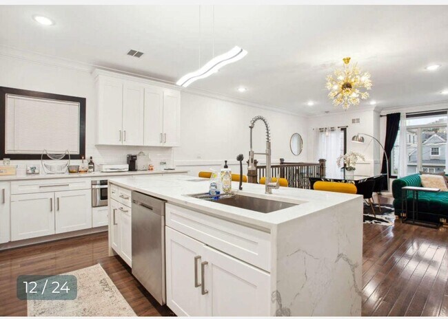 Building Photo - 65 Corbin Ave