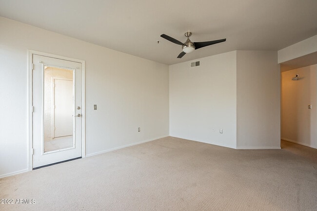 Building Photo - 4925 E Desert Cove Ave
