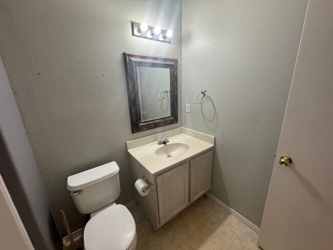 Building Photo - Spacious 4-Bedroom Home Near Westgate Community Center | $2,100/mo