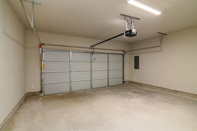 Building Photo - 641 Fallow Dr