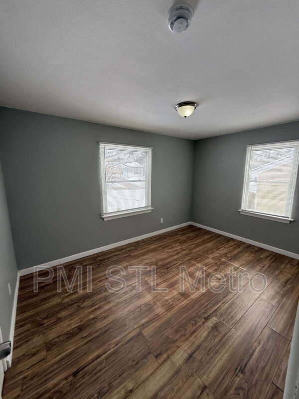 Building Photo - 9729 Lorna Ln