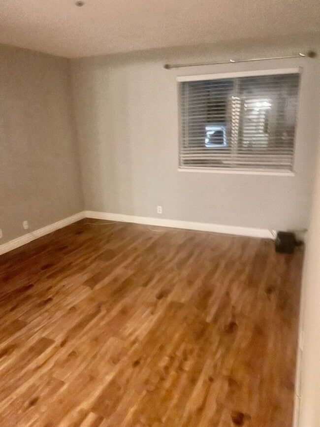 Building Photo - Fabulous Updated and Spacious 2 bd 2 bath Condo in superb area in Concord!