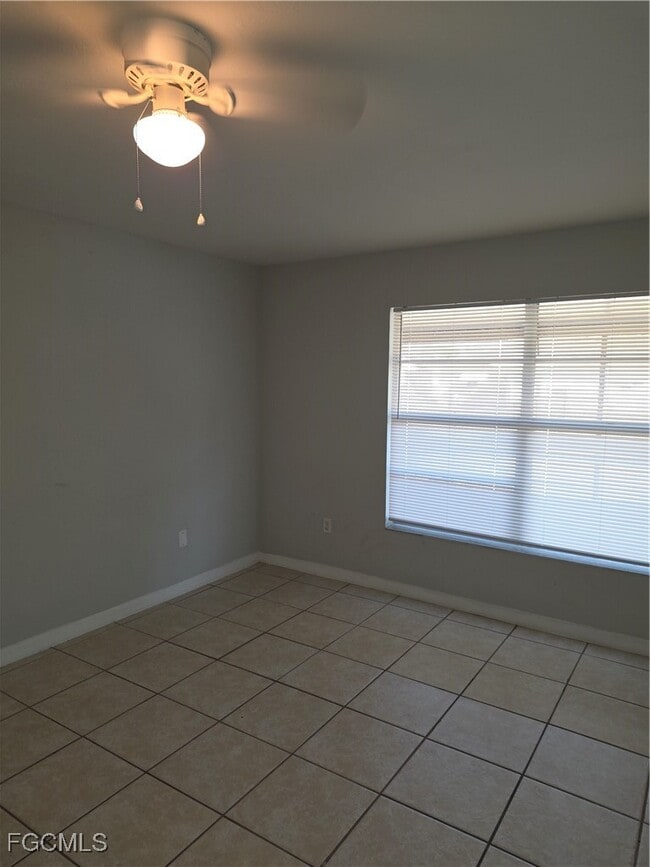 Building Photo - 103 SE 23rd Pl