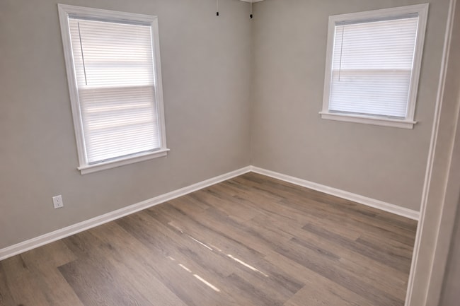 Building Photo - Cute Two Bedroom near KU Medical Center