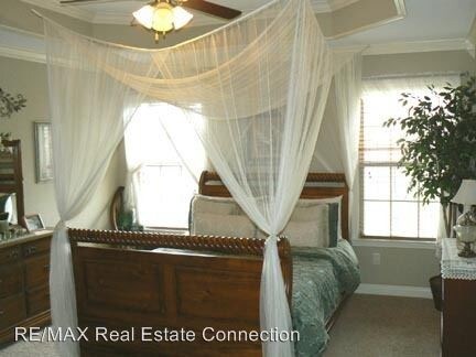 Building Photo - 2424 Canterbury Ct