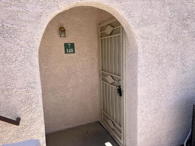 Building Photo - 7570 W Flamingo Rd