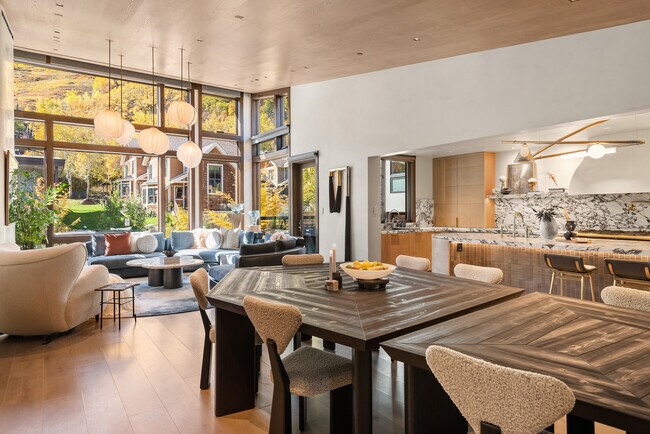 Building Photo - 120 Juan St