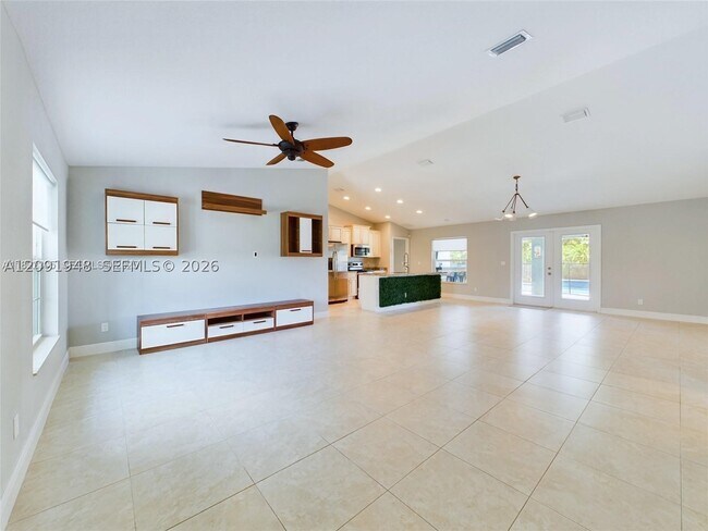 Building Photo - 1557 SW Aledo Ln