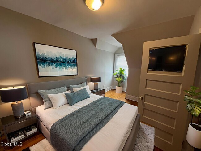 Building Photo - 1114 Union St