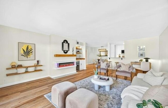 Building Photo - 2639 Pirineos Way