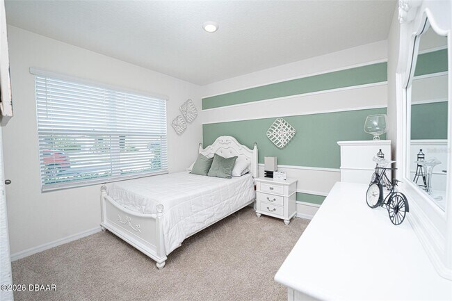 Building Photo - 1326 Middle Lk Dr