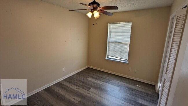 Building Photo - 959 Shady Ln