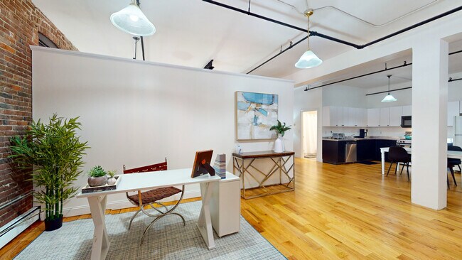 Building Photo - 19 Stanhope St