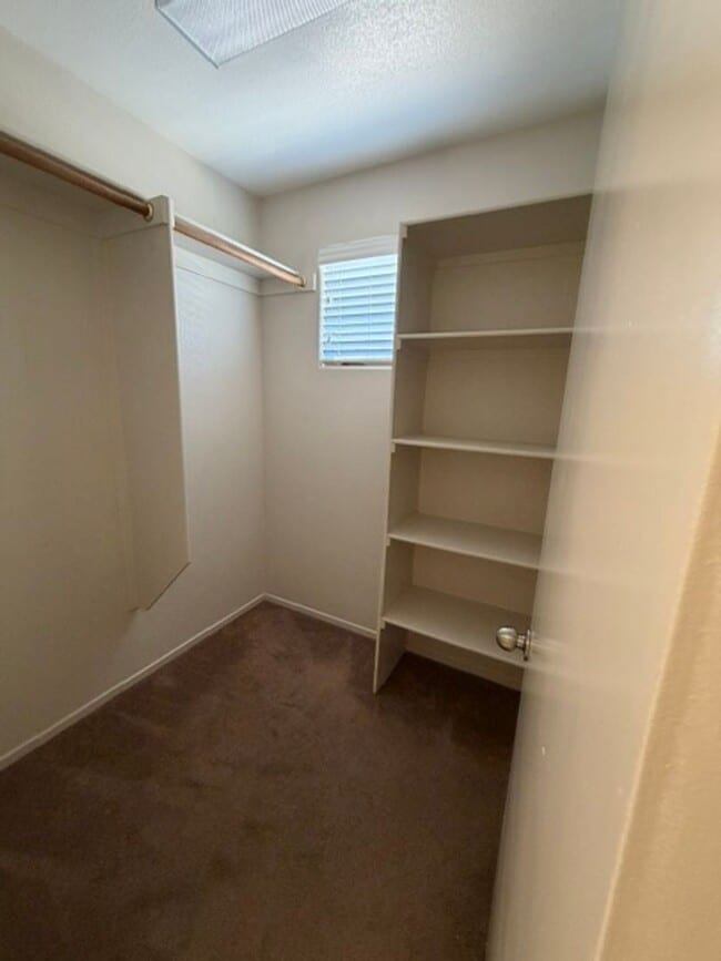 Building Photo - 2823 Dalsetter Dr