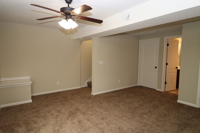 Building Photo - Town house in Kansas City, KS