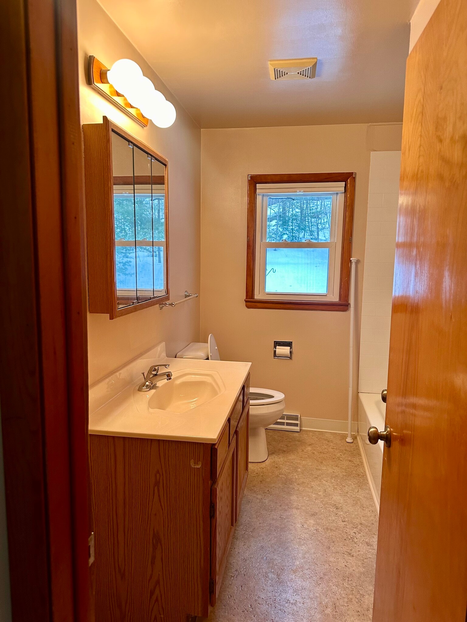 Building Photo - 1825 W Fair Ave