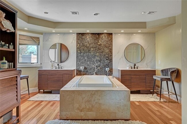 Building Photo - 7001 Alamitos Cir