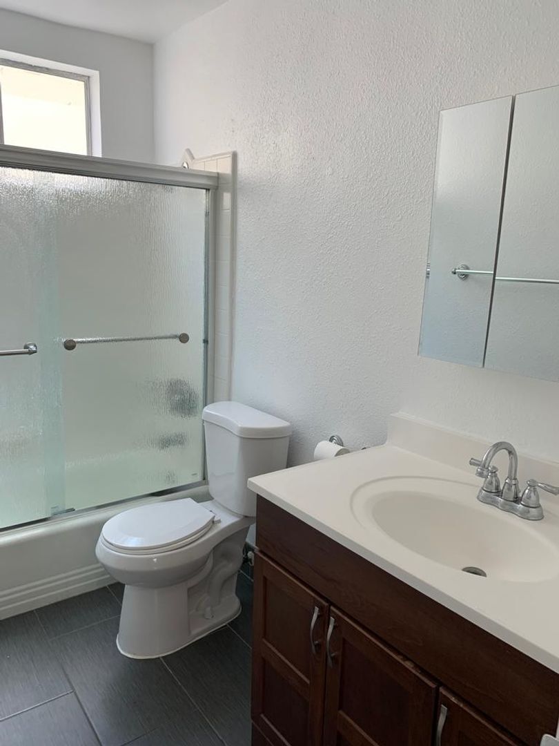 bathroom - 8843 Alcott St
