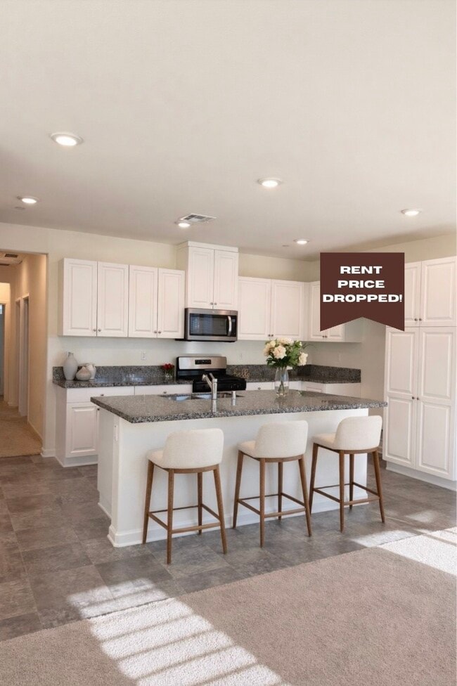 Building Photo - 4068 Summer Wy