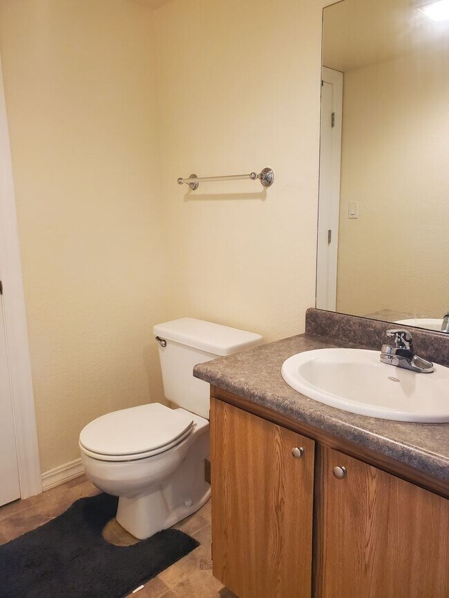 Building Photo - 2 Bedroom Condo At Sunn Fjord Condominiums...