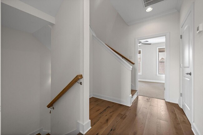 Building Photo - 1411 Park Ave