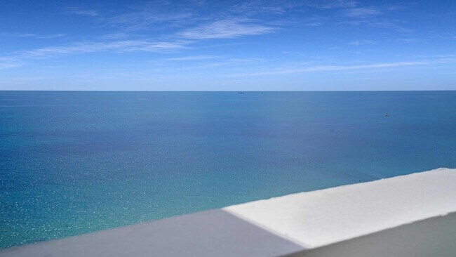 Building Photo - 4250 Galt Ocean Dr