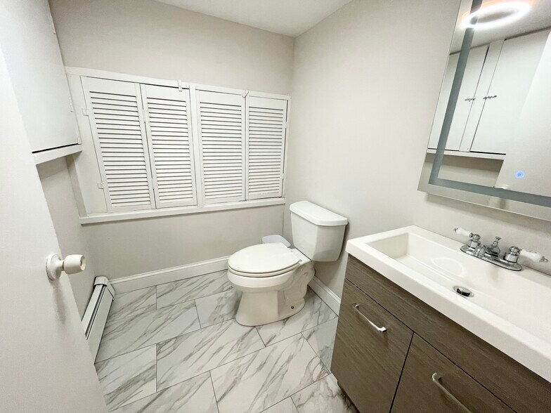 Building Photo - 130 P St