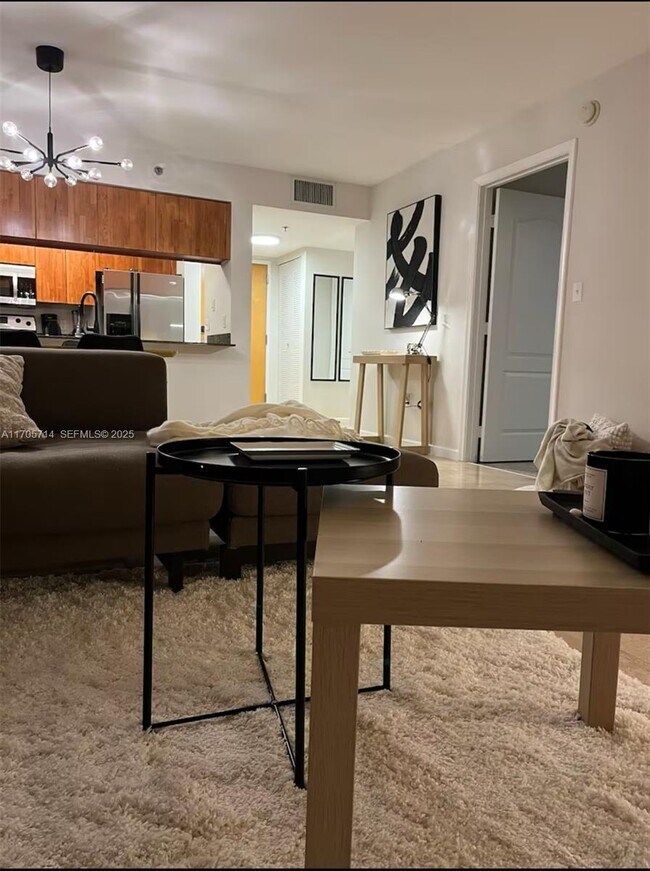 Building Photo - 1200 Brickell Bay Dr