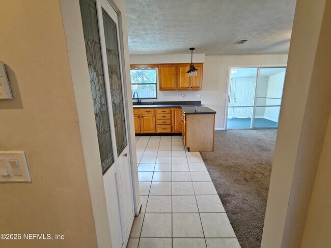 Building Photo - 588 Madeira Dr