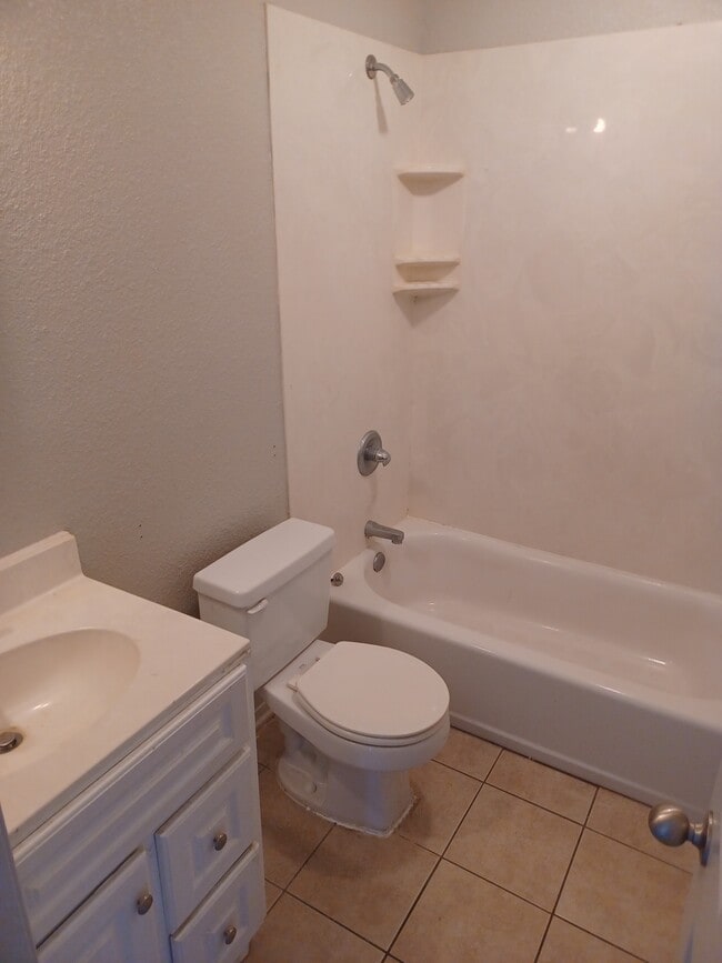 Building Photo - 107 and 109 CR331