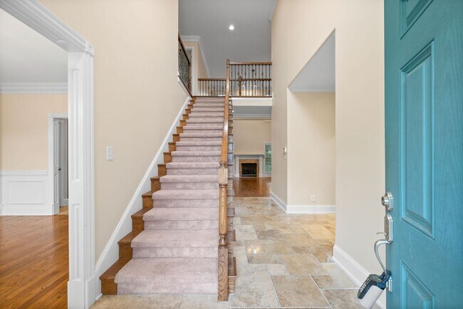 Building Photo - Gorgeous Upscale Home in the Gated Savanna...