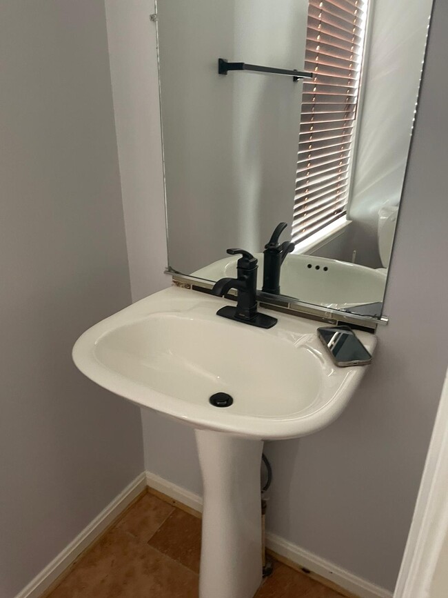 POWDER ROOM - 16304 Elkhorn Ln