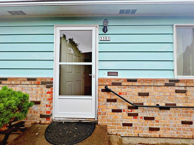 Building Photo - 3385 SE 10th Ave