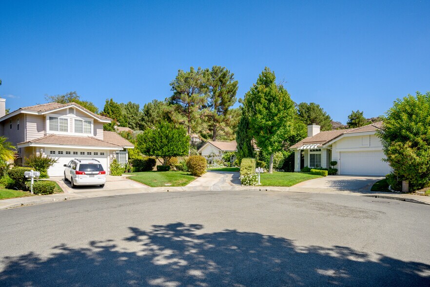 Building Photo - 27031 Benton Ct