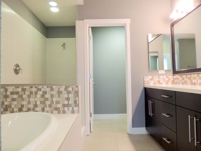 Building Photo - 412 Cole Ct