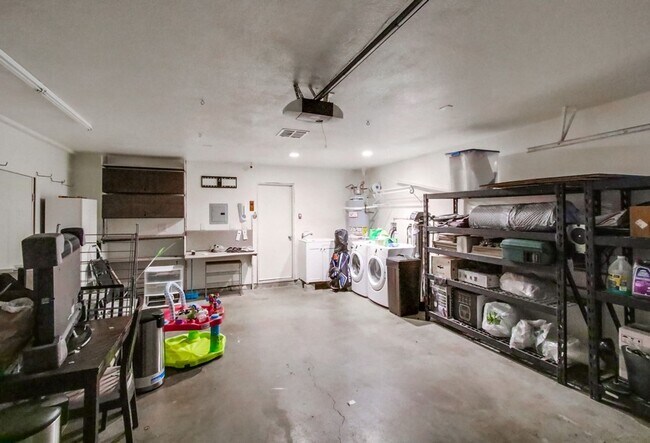 Building Photo - Single Level Poway Home on a Corner Lot