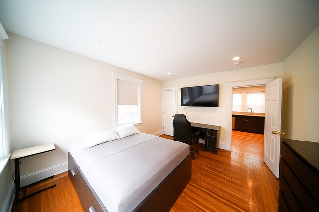 Building Photo - 8 Sawyer Terrace