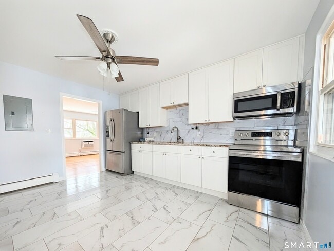 Building Photo - 15 Cherry Hill Dr