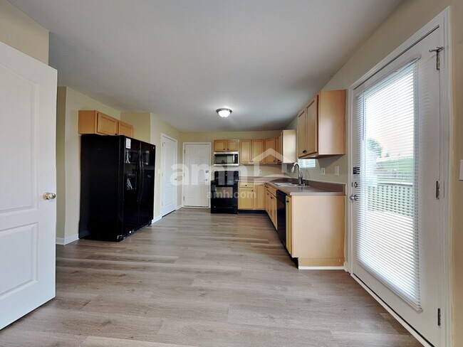 Building Photo - 9021 Braxton Dr