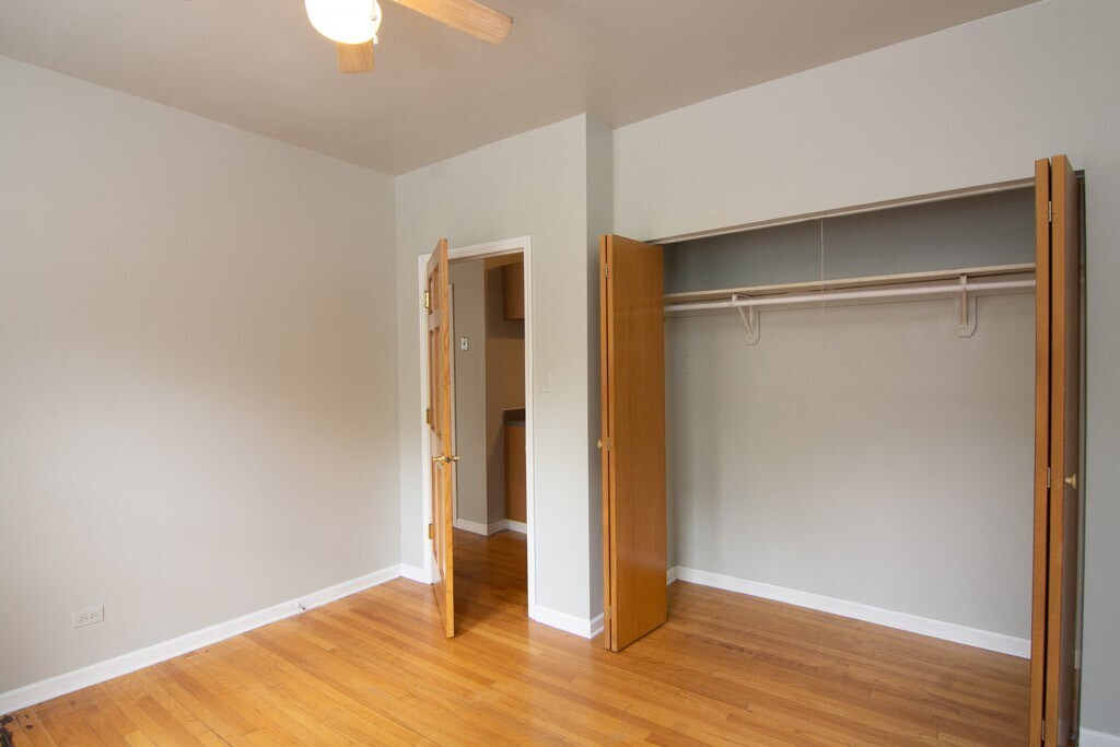 Building Photo - 4220 N Paulina St