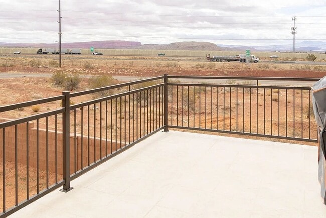 Building Photo - 3 Bedroom Furnished Home! Short term lease!! Available from May 1st - October 31st!