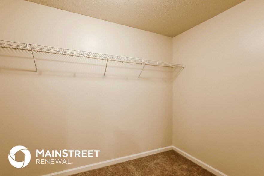 Building Photo - 1562 Gunstock Ct