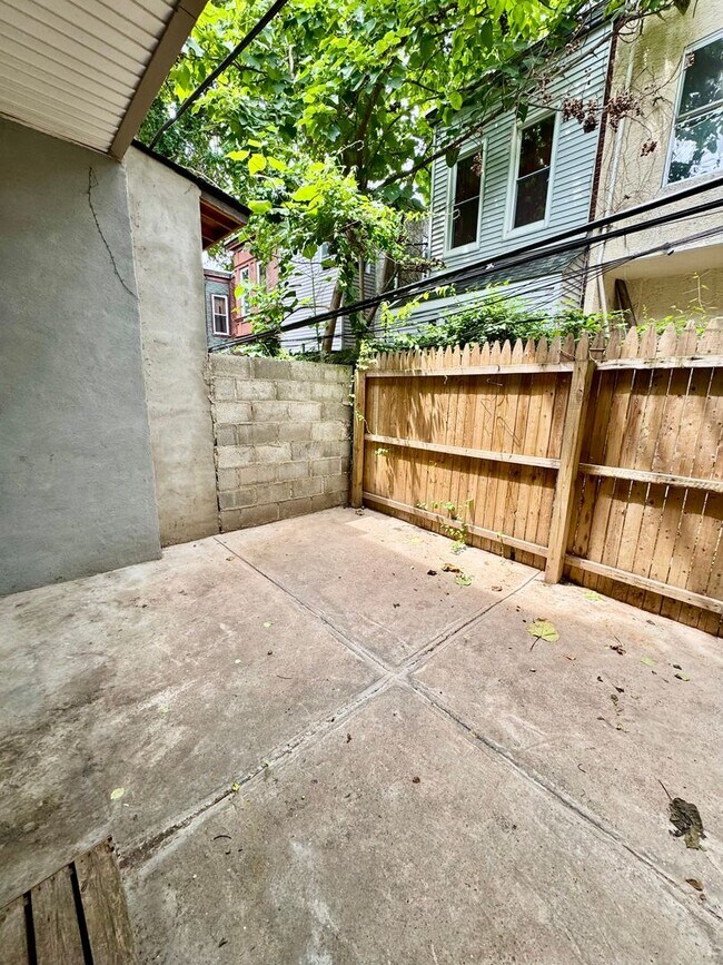 Building Photo - Recently Renovated Home in One of Philadel...
