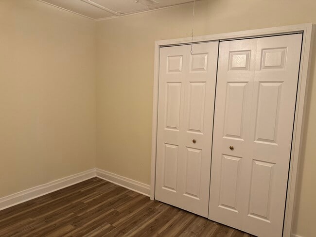 Building Photo - 220 Morton Rd