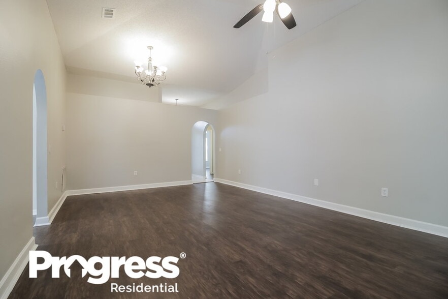 Building Photo - 12503 Woodbury Cove Dr