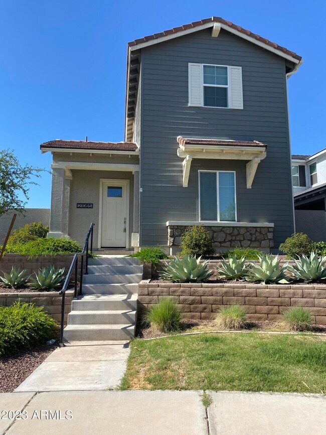Primary Photo - 21065 W Elm Way Ct