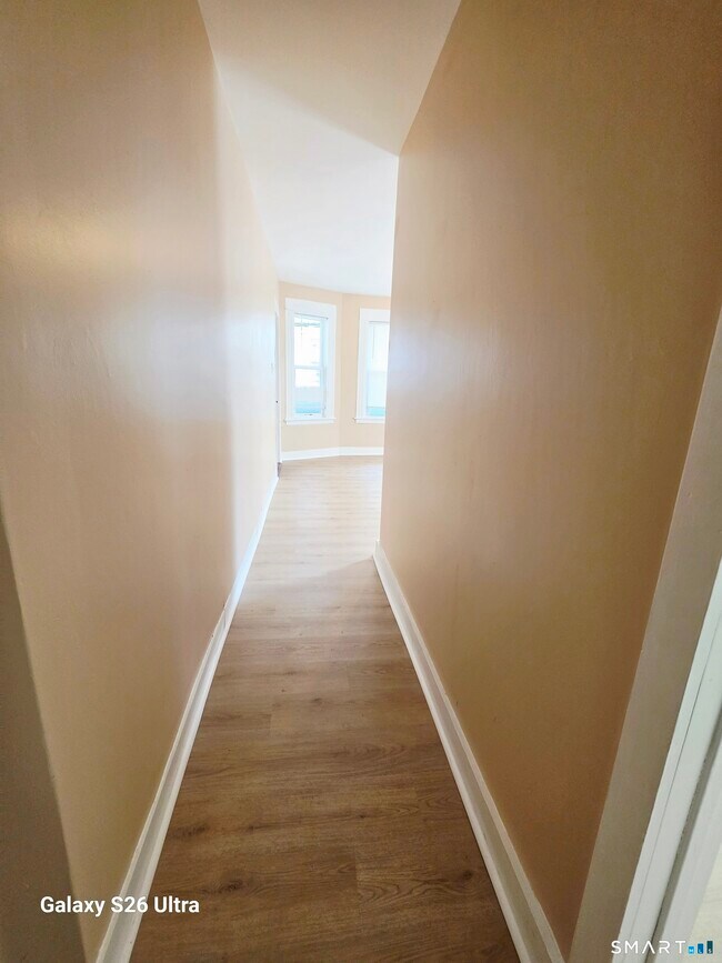 Building Photo - 124 Southview St