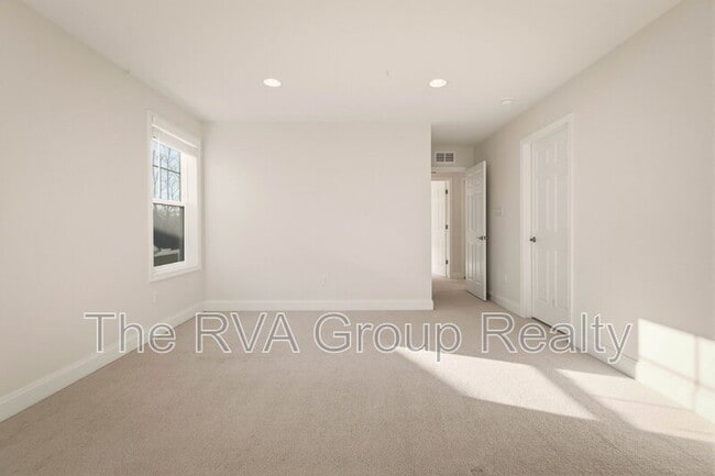 Building Photo - 5025 Rivermere Ln