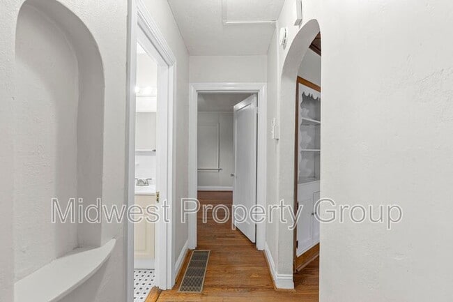 Building Photo - 3417 Eminence Blvd