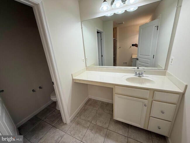 Building Photo - 14752 Malloy Ct